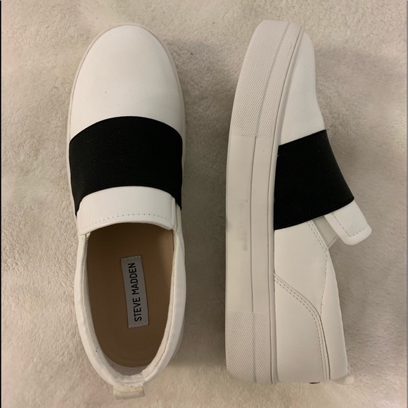 Steve Madden Shoes - 💥 SALE💥 NWOT STEVE MADDEN SLIP ON SNEAKERS